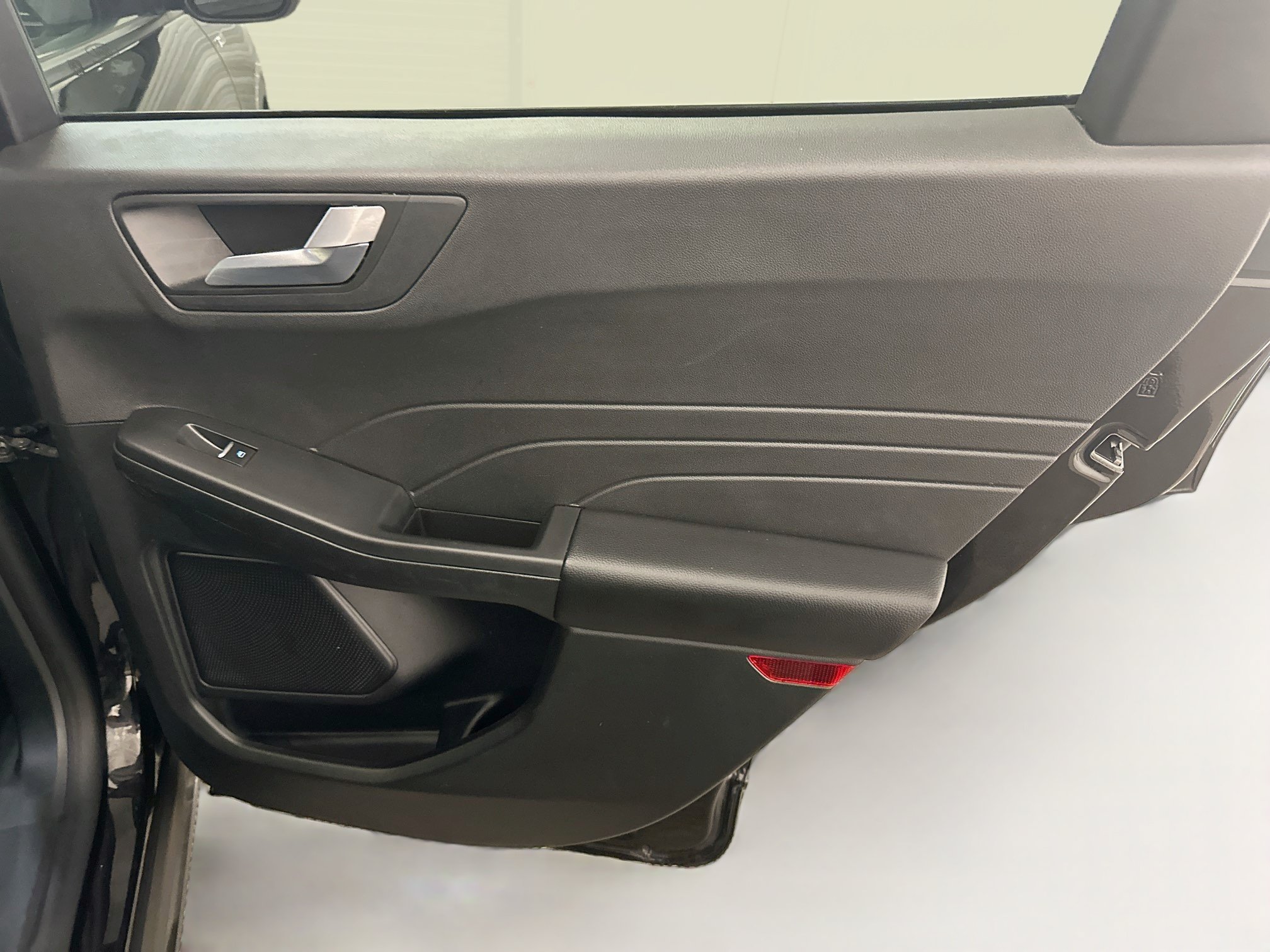 Used 2025 Ford Escape ST-Line Select AWD/4WD image 31
