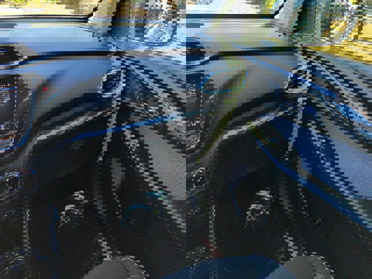 Used 2023 Chevrolet TrailBlazer LT w/ Convenience Package image 17