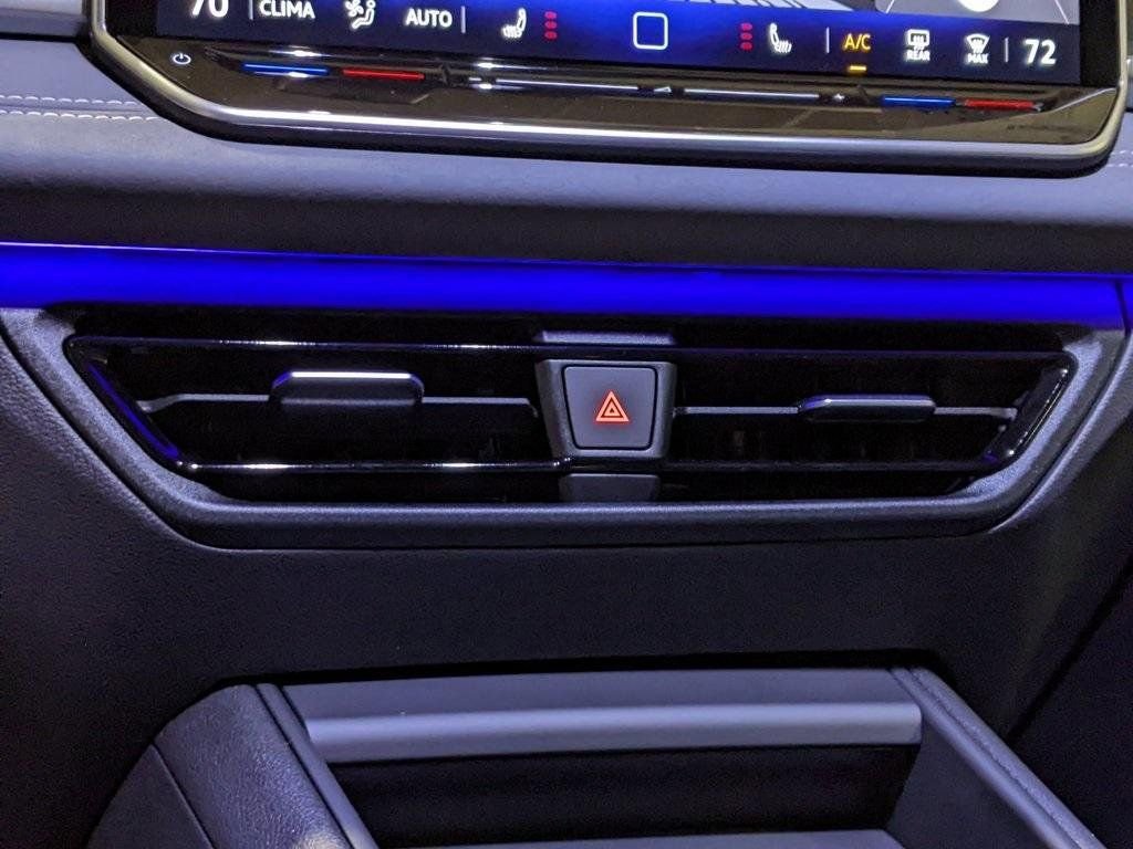 New 2026 Volkswagen Tiguan SE FWD image 18