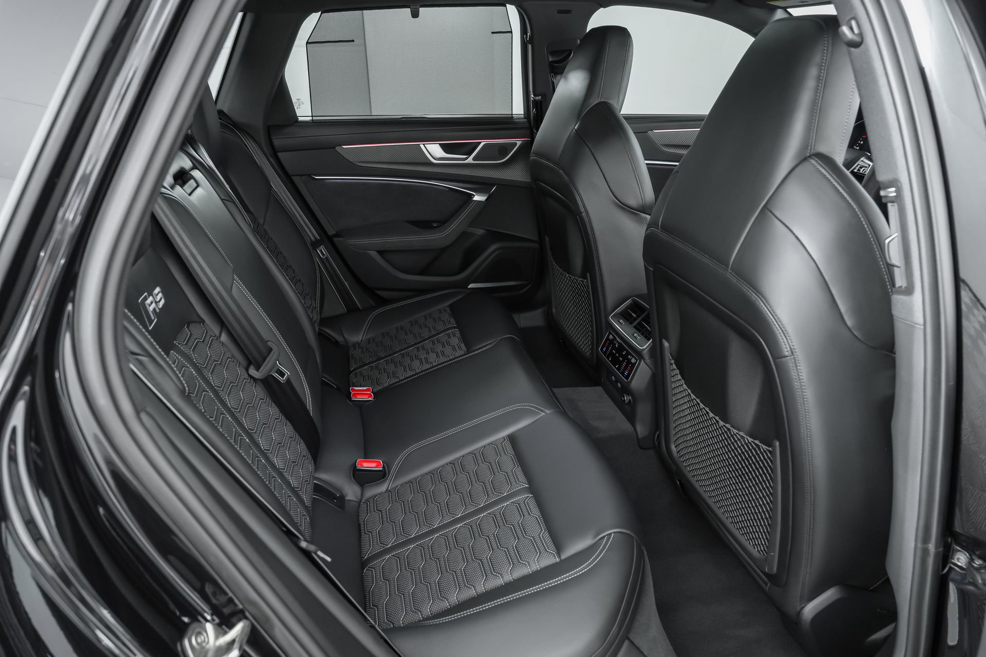 Used 2024 Audi RS 6 performance w/ Matte Carbon Package image 13