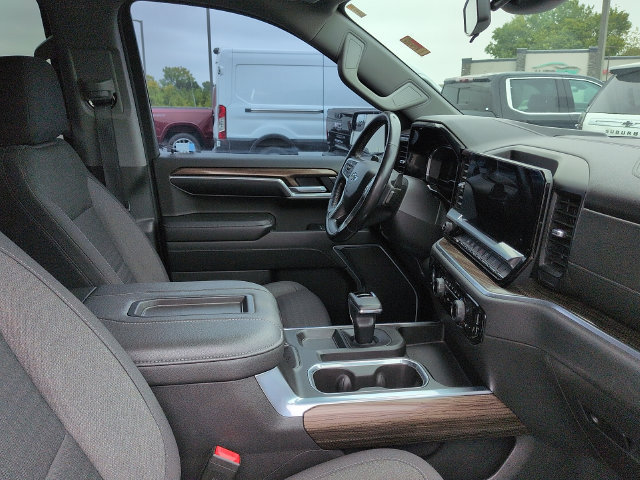 Used 2022 Chevrolet Silverado 1500 LT Trail Boss w/ LPO, Dark Essentials Package AWD/4WD image 10