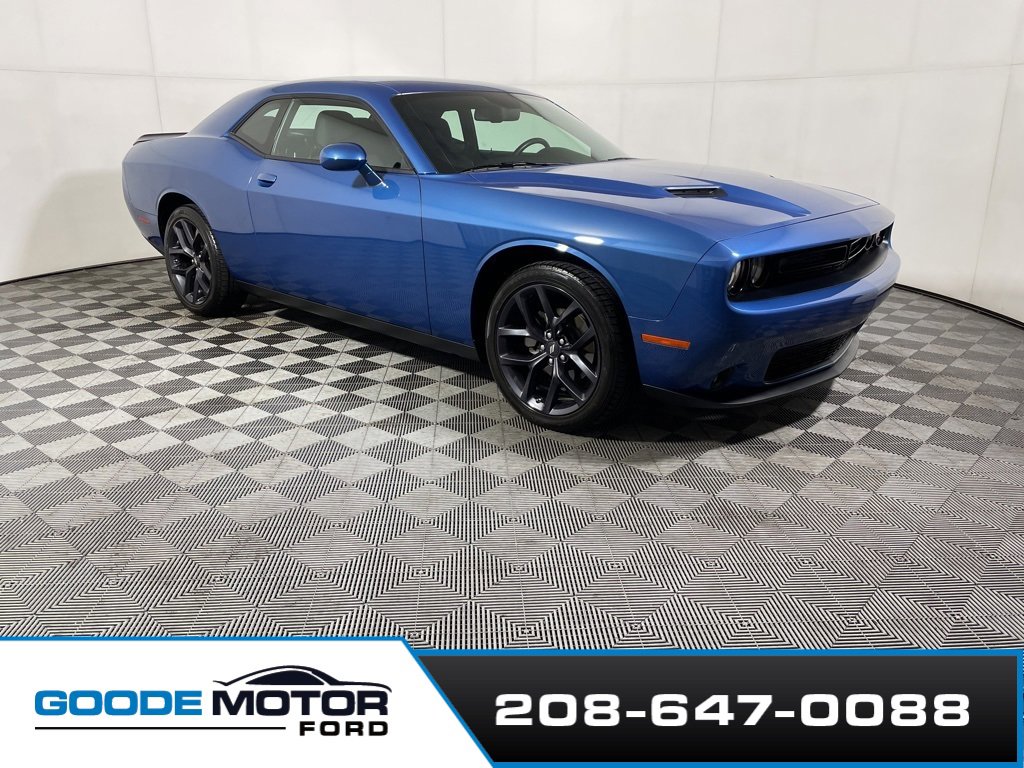 Used 2023 Dodge Challenger SXT w/ Blacktop Package image 2
