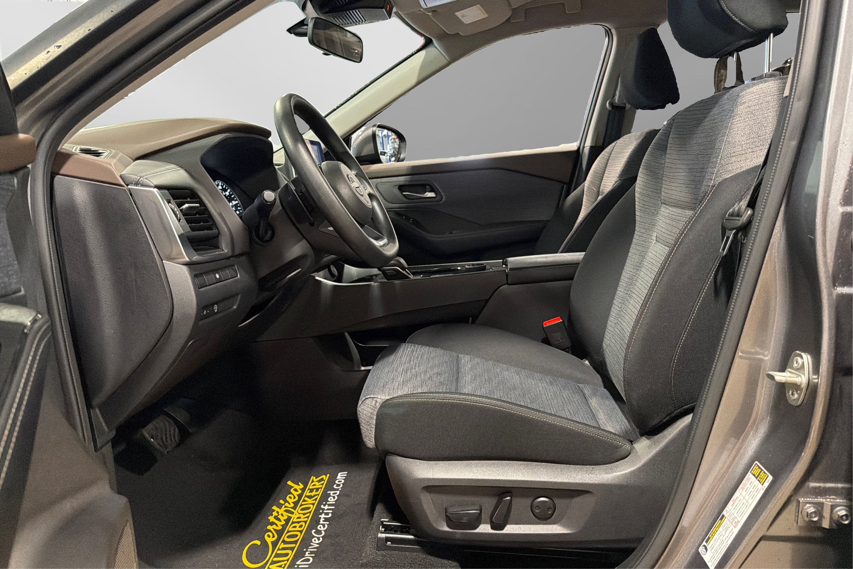Used 2023 Nissan Rogue SV AWD/4WD image 17