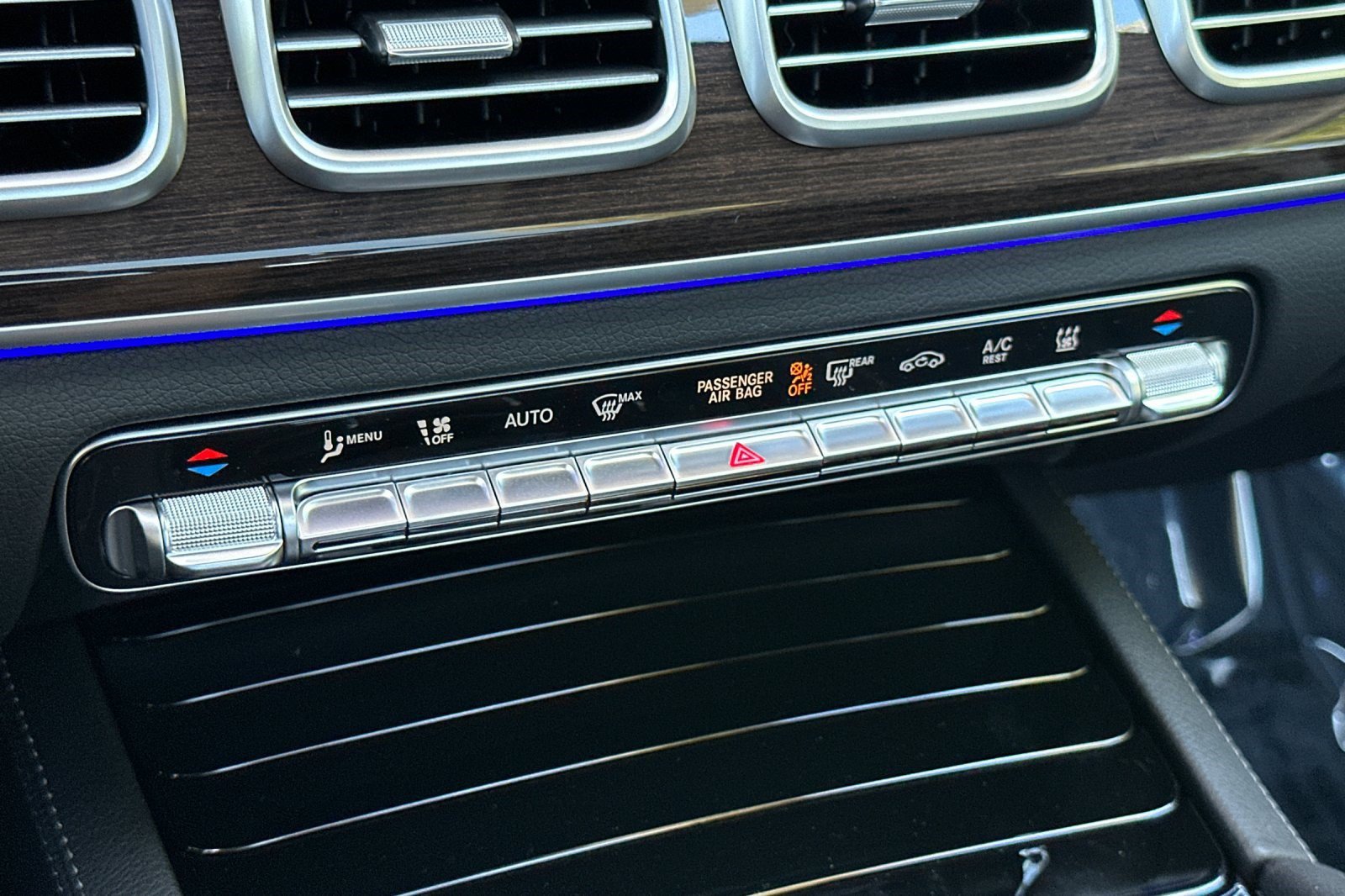 New 2026 Mercedes-Benz GLE 450e 4MATIC image 17