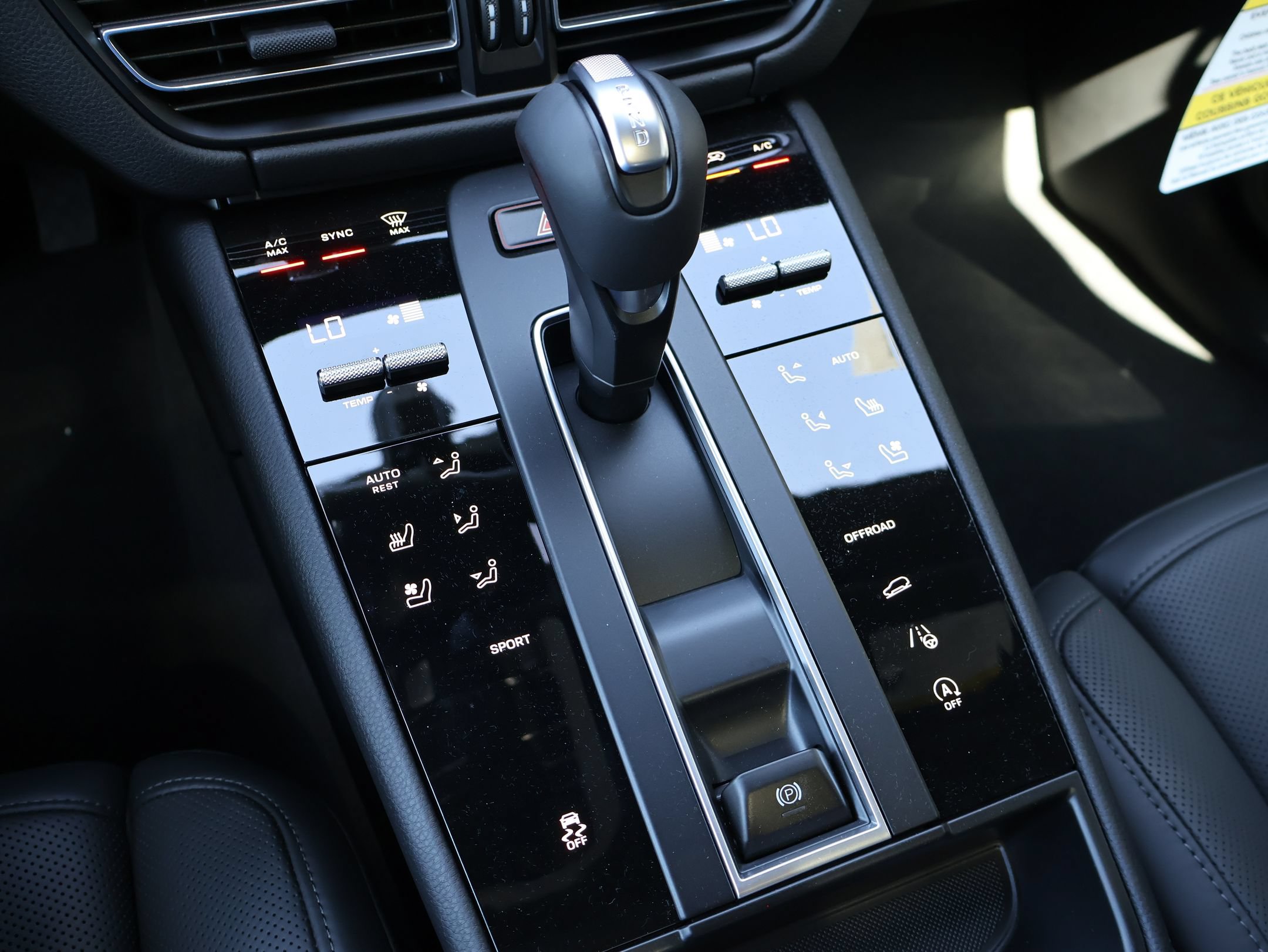 New 2026 Porsche Macan AWD/4WD image 25