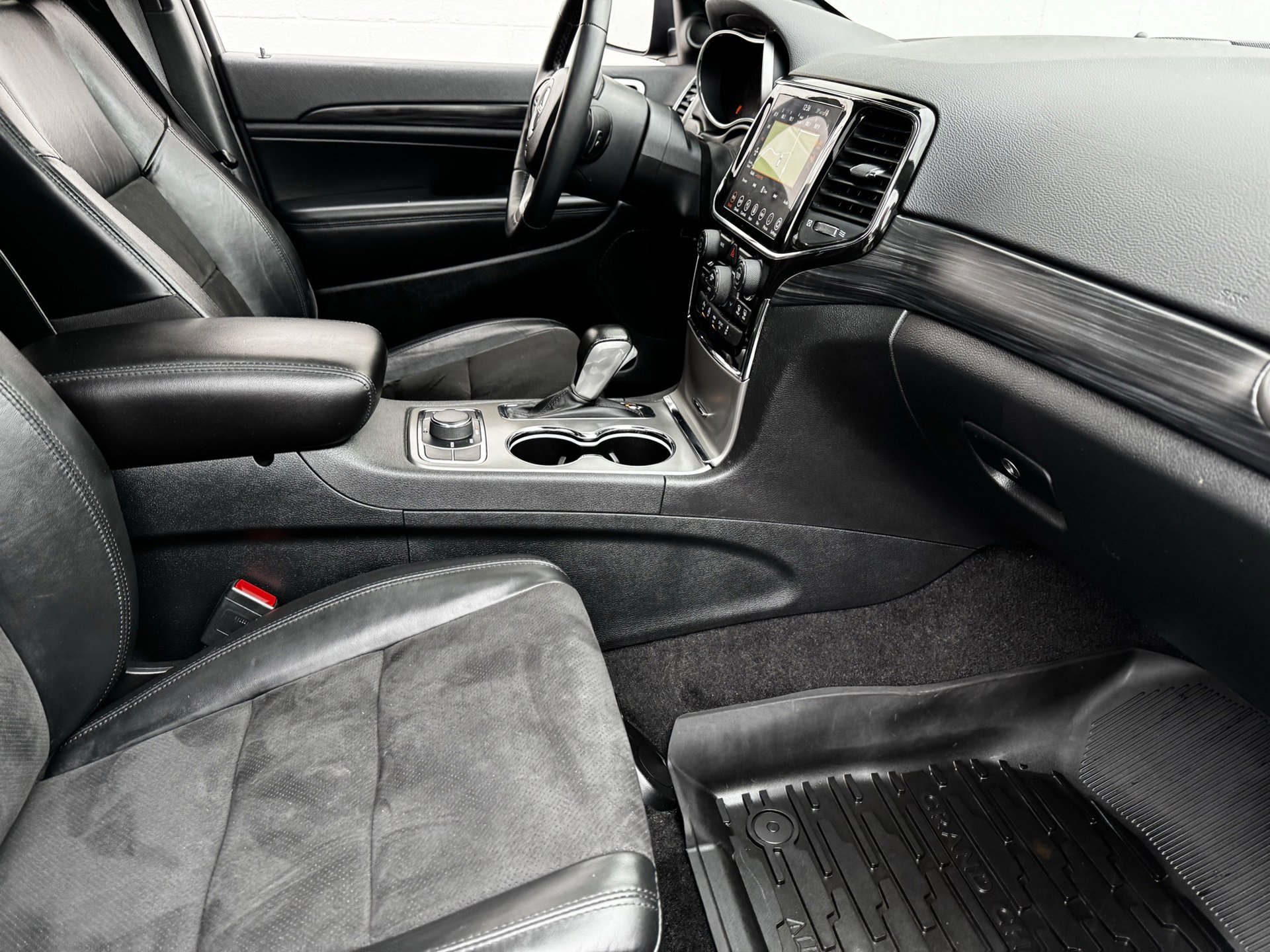 Used 2022 Jeep Grand Cherokee Altitude image 10