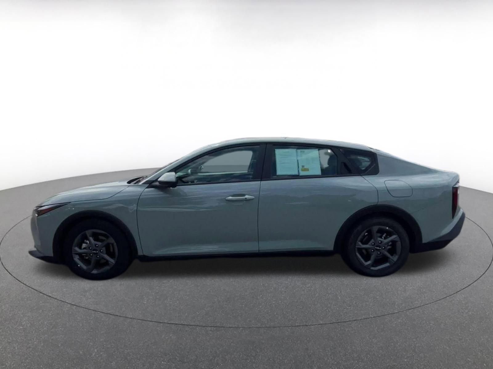 Used 2025 Kia K4 FWD image 9