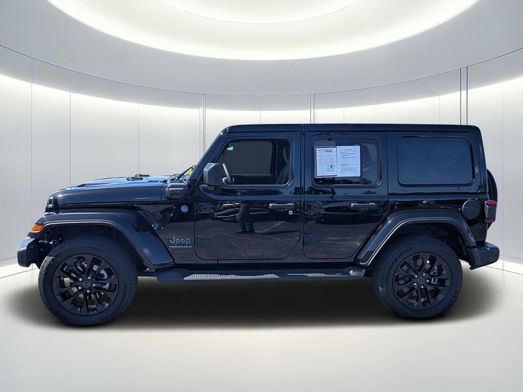 Used 2025 Jeep Wrangler Unlimited Sahara AWD/4WD image 6