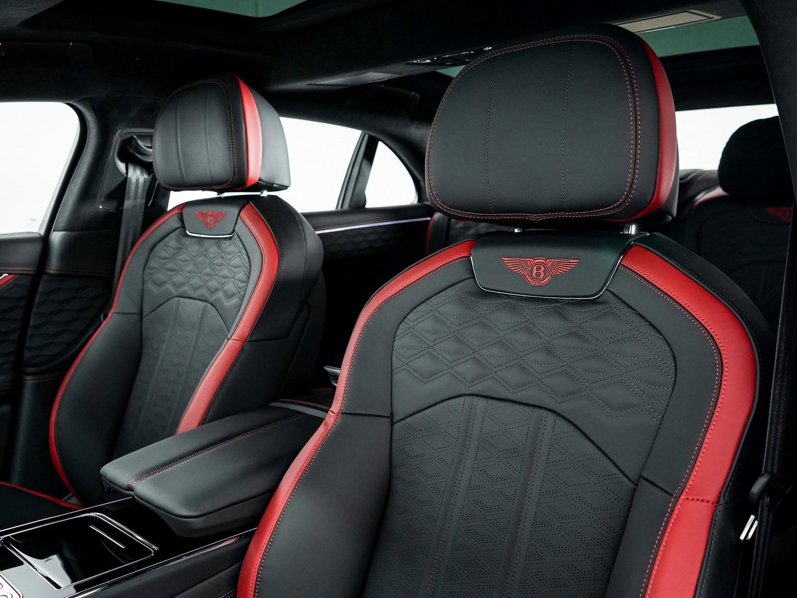 Certified 2025 Bentley Flying Spur Plug-In Hybrid image 16