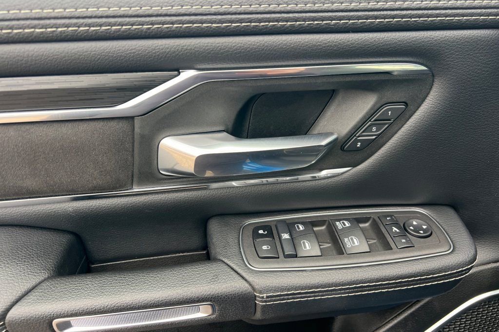 Used 2024 RAM 1500 Laramie image 8