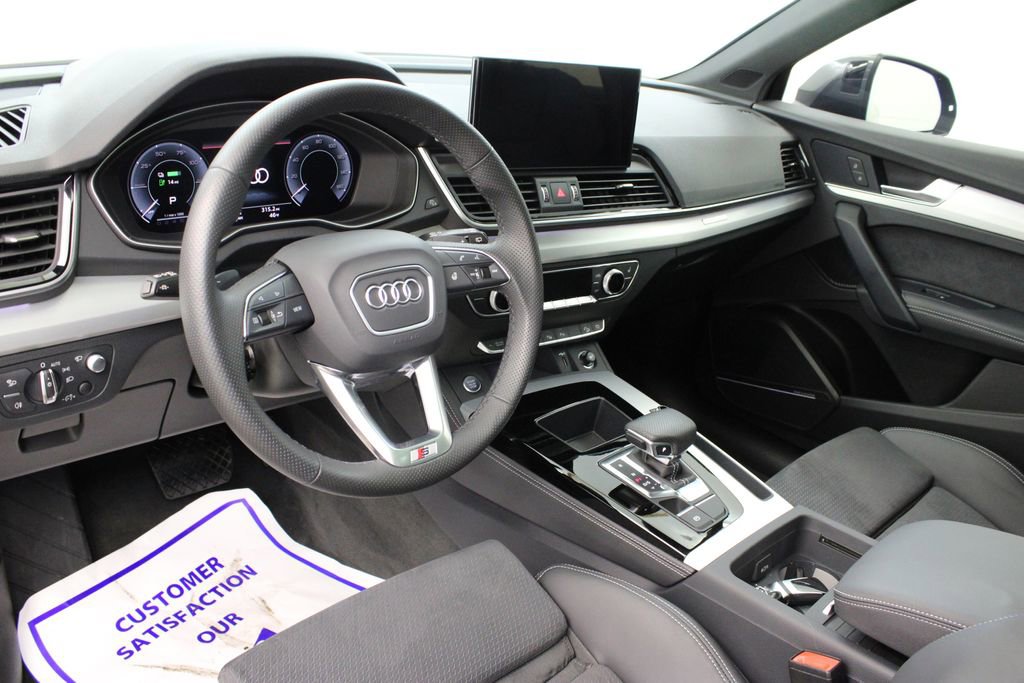 Certified 2024 Audi Q5 e Prestige image 16