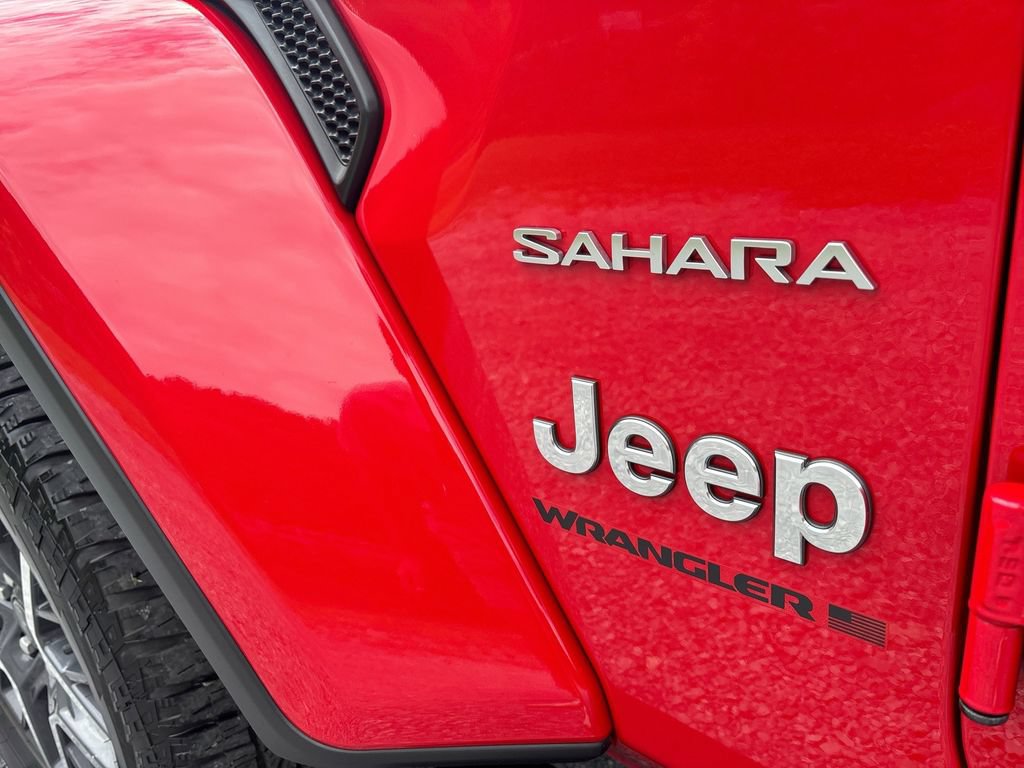 Used 2024 Jeep Wrangler Unlimited Sahara AWD/4WD image 36
