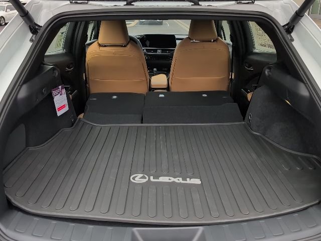 New 2026 Lexus UX 300h AWD image 33