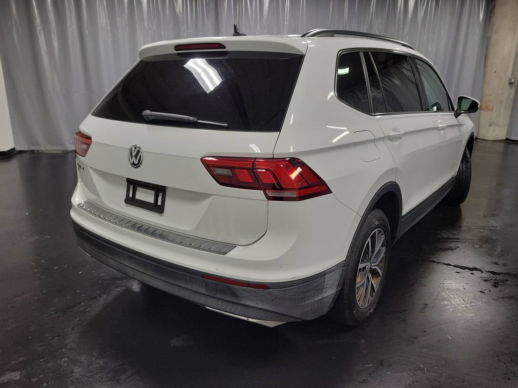Used 2019 Volkswagen Tiguan SE w/ Panoramic Sunroof Package FWD image 9
