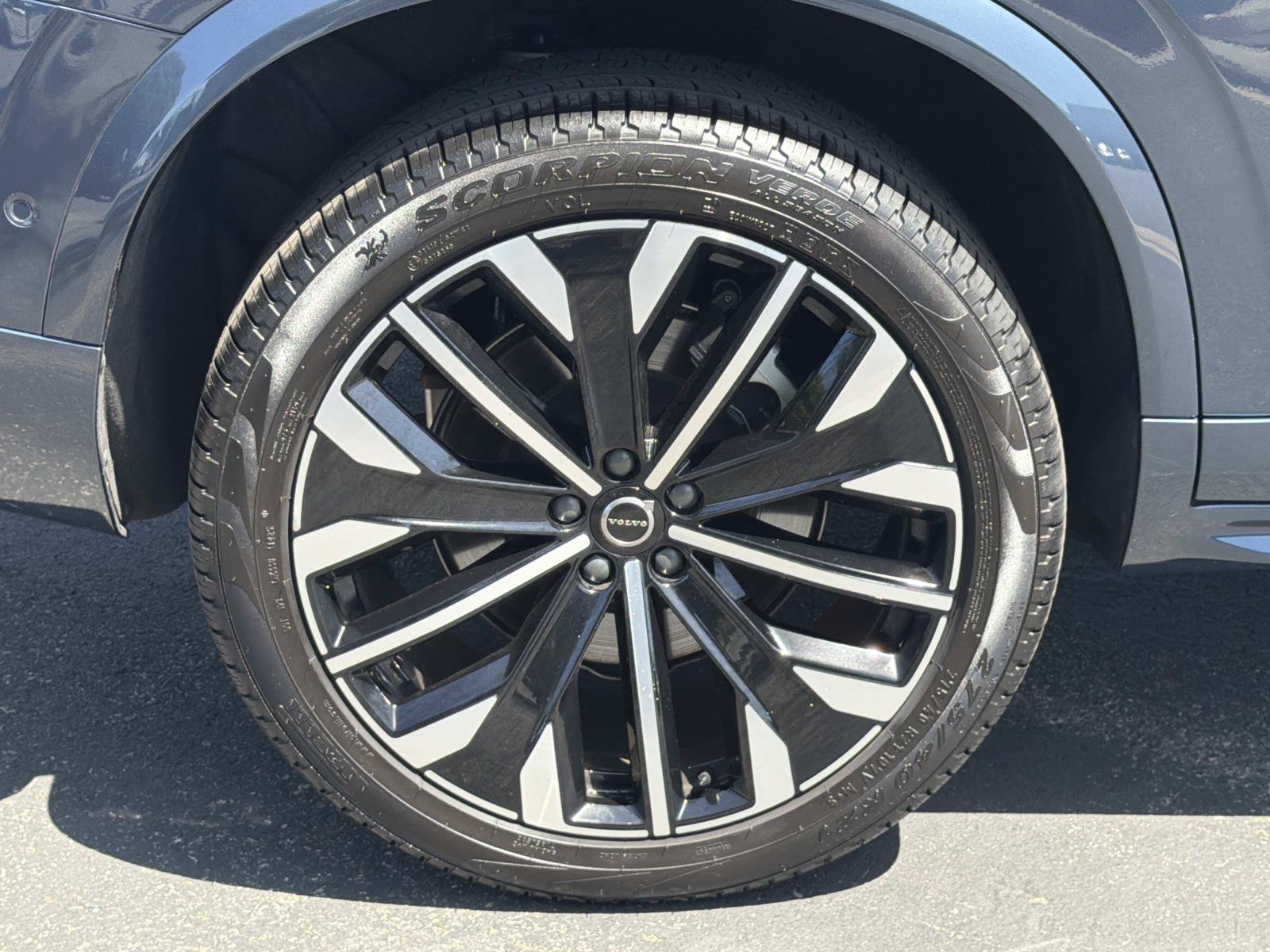 Used 2026 Volvo XC90 B6 Plus w/ Protection Package Premier AWD/4WD image 28