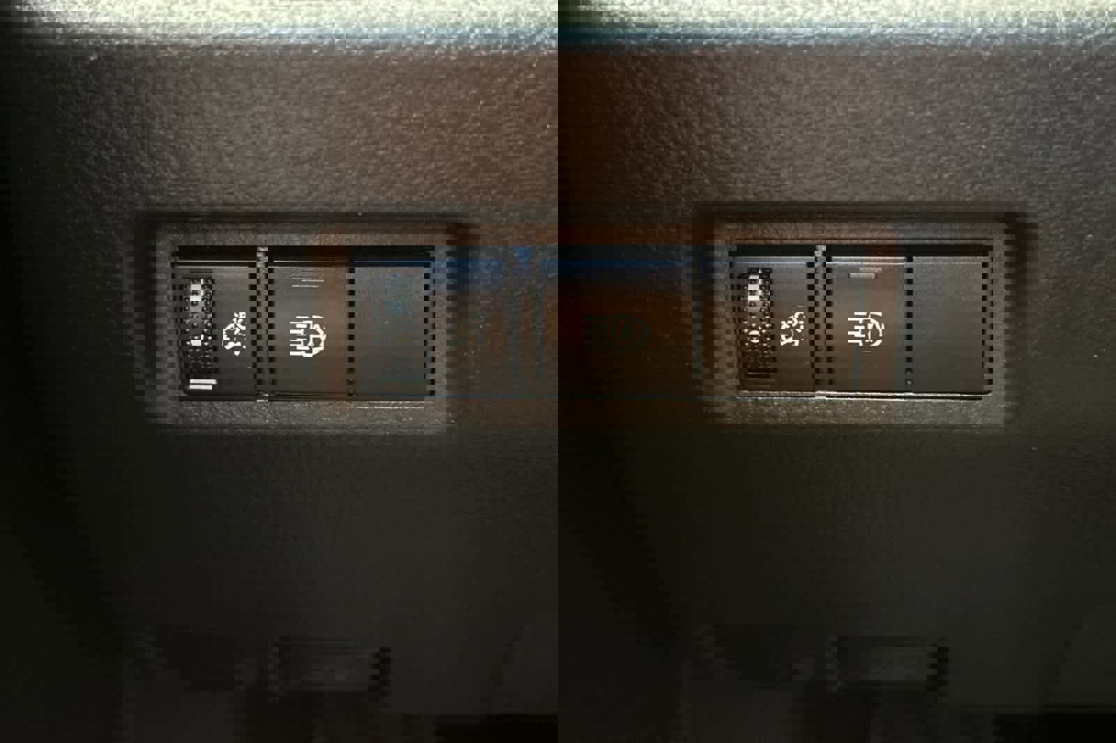 Used 2022 Toyota RAV4 XLE image 30