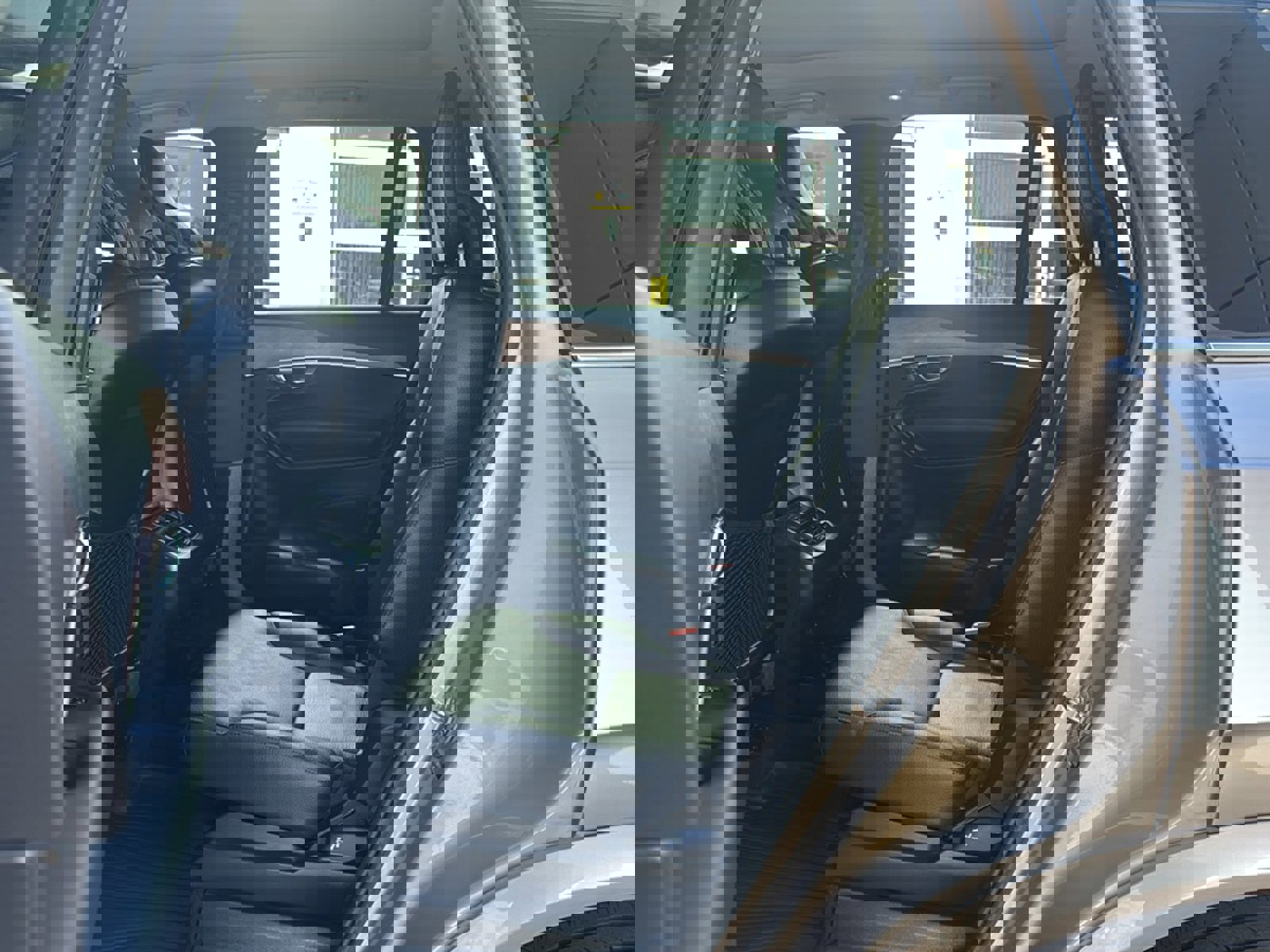 Used 2023 Volvo XC90 B6 Plus w/ Protection Package image 19