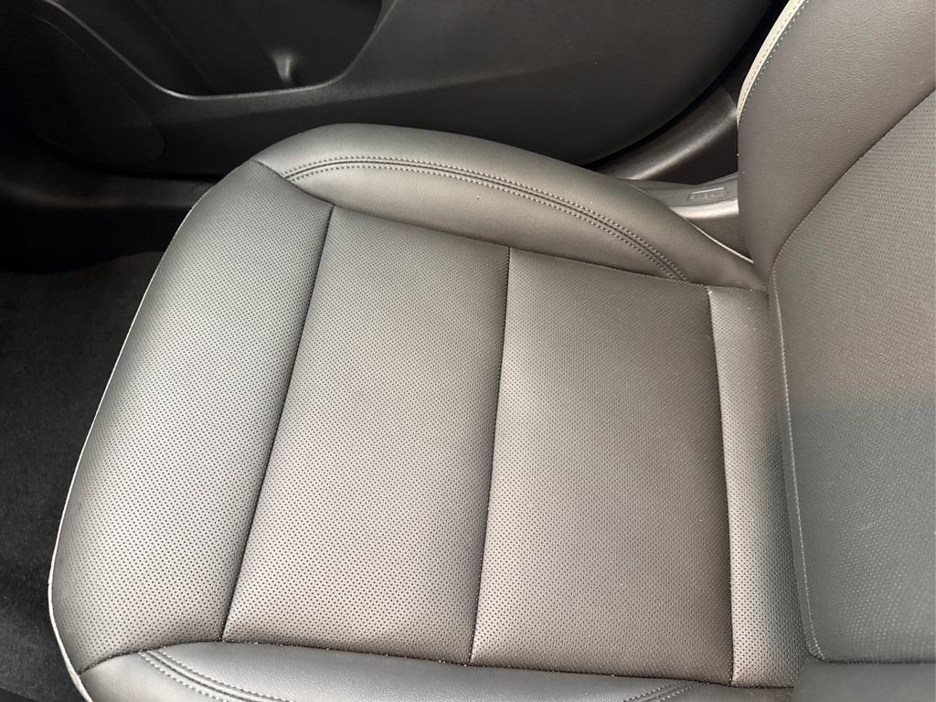 Used 2024 Chevrolet Trax ACTIV w/ Sunroof Package image 38