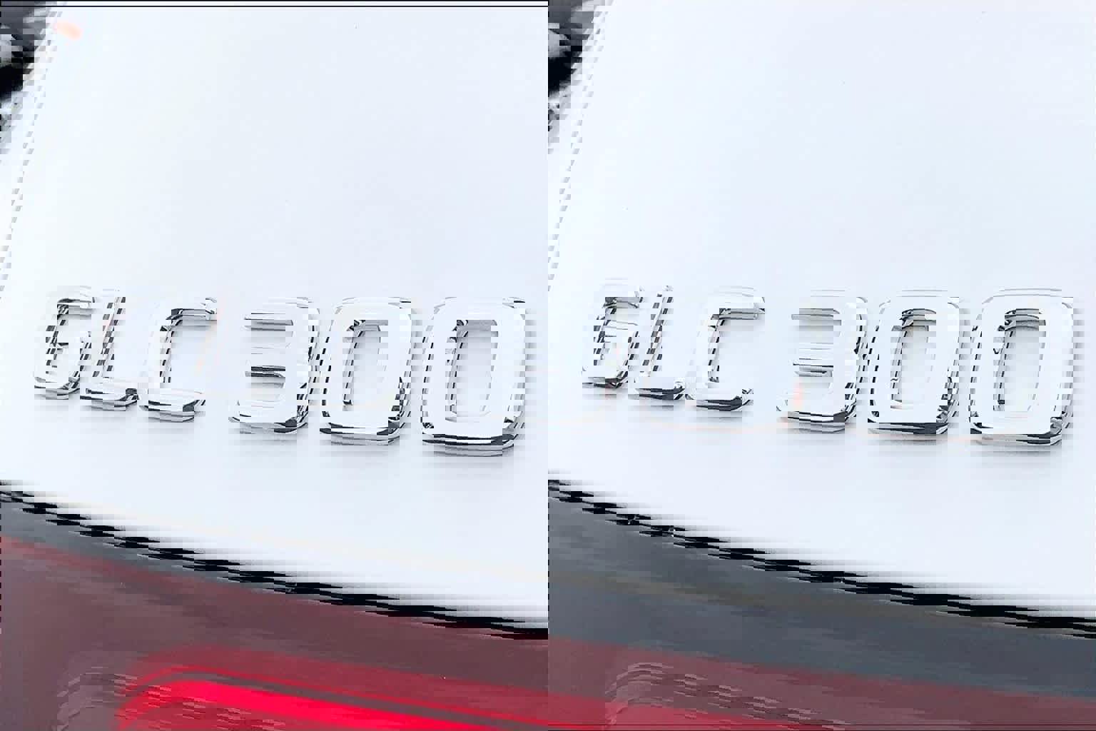 Used 2025 Mercedes-Benz GLC 300 4MATIC image 7