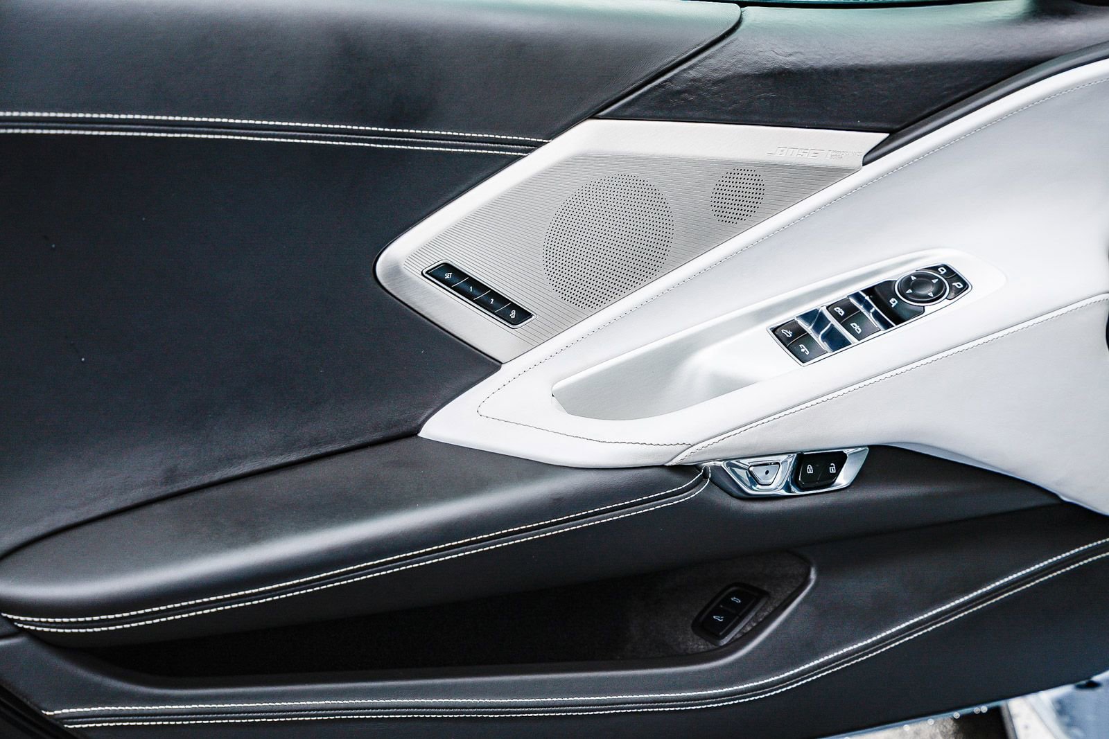 Used 2022 Chevrolet Corvette Stingray Premium Conv w/ Z51 Performance Package image 18