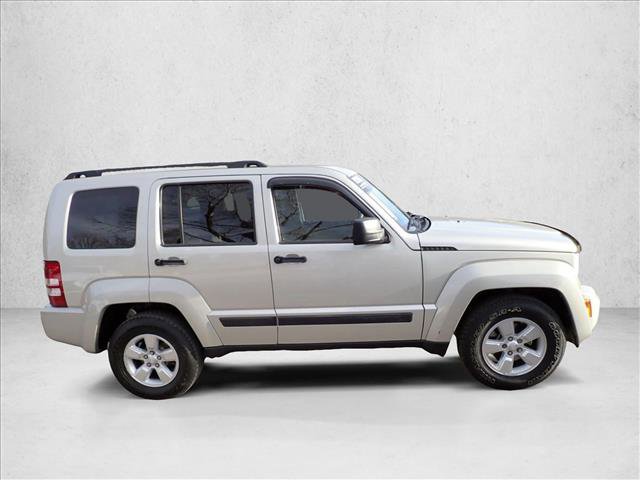 Used 2009 Jeep Liberty Sport w/ Popular Equipment Group image 5