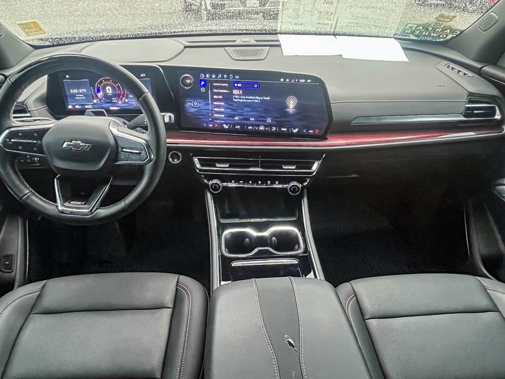 Used 2025 Chevrolet Traverse Z71 w/ Enhanced Driving Package image 18