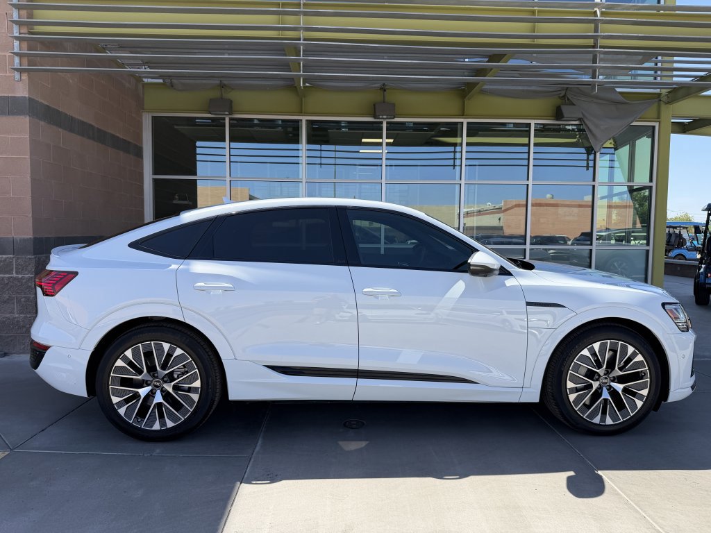 Used 2024 Audi Q8 e-tron Prestige w/ Prestige Package AWD/4WD image 9