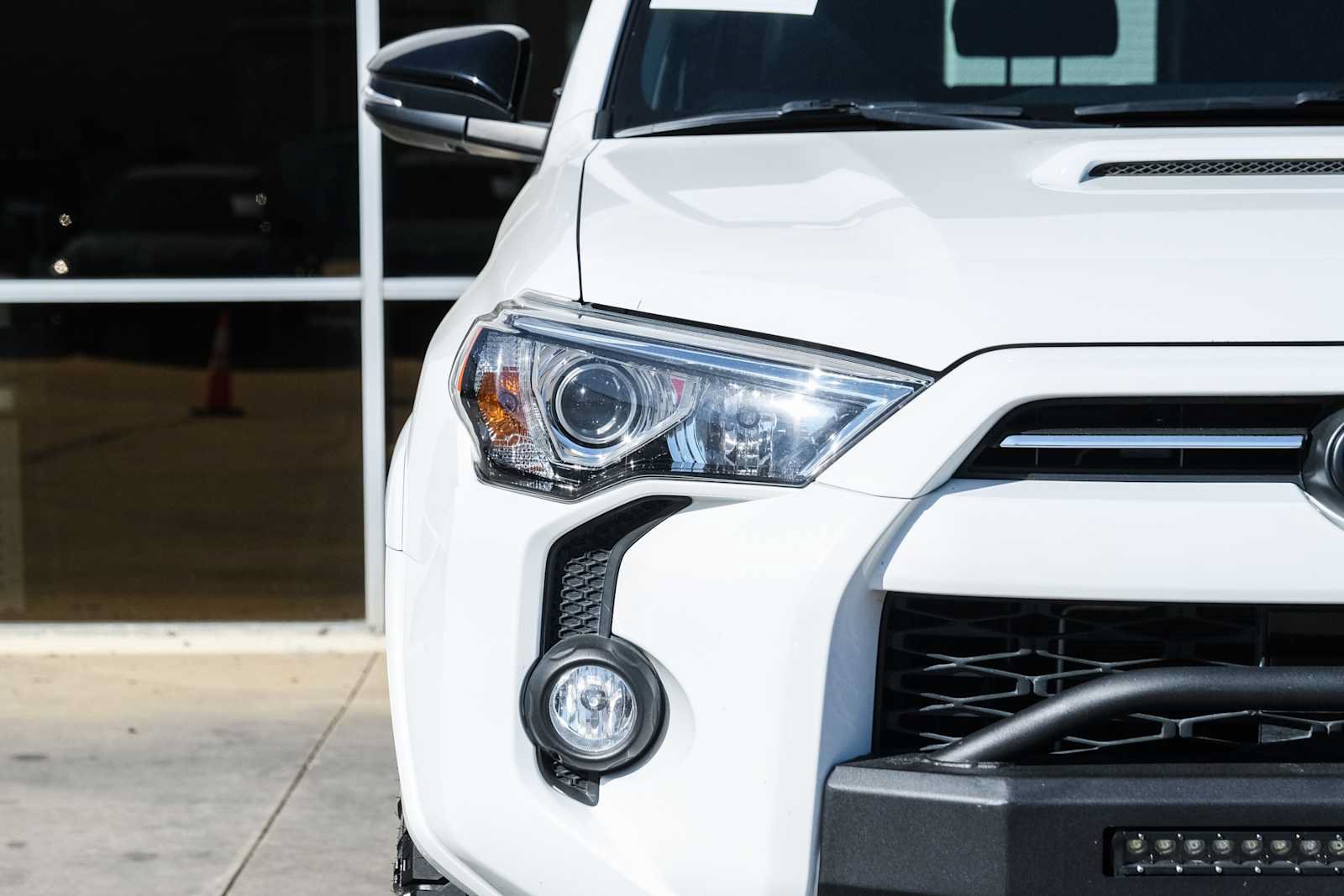 Used 2020 Toyota 4Runner Venture w/ Moonroof Package AWD/4WD image 3