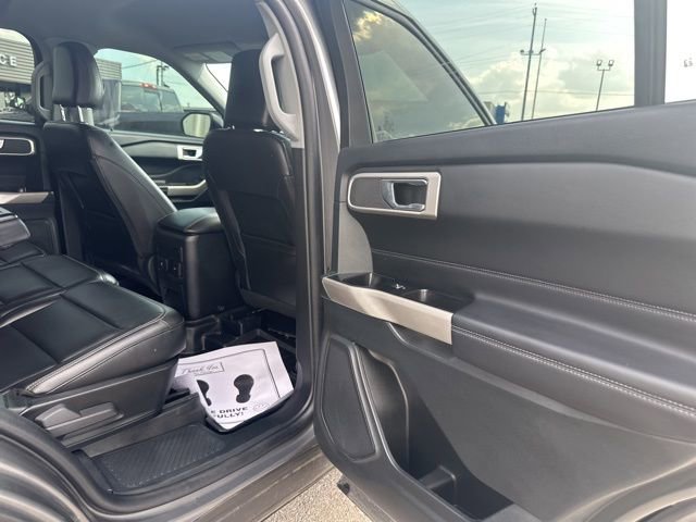 Used 2023 Ford Explorer XLT w/ Equipment Group 202A RWD image 16