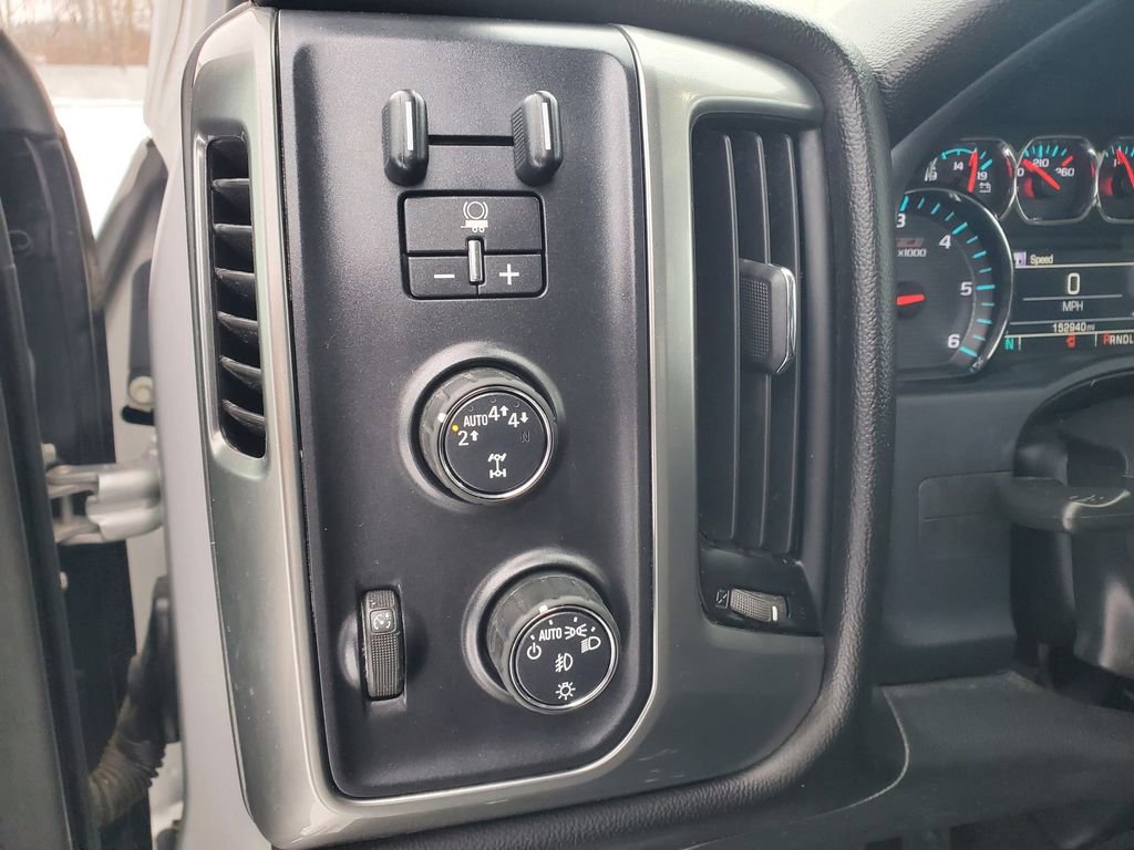 Used 2018 Chevrolet Silverado 1500 LT w/ All Star Edition image 10