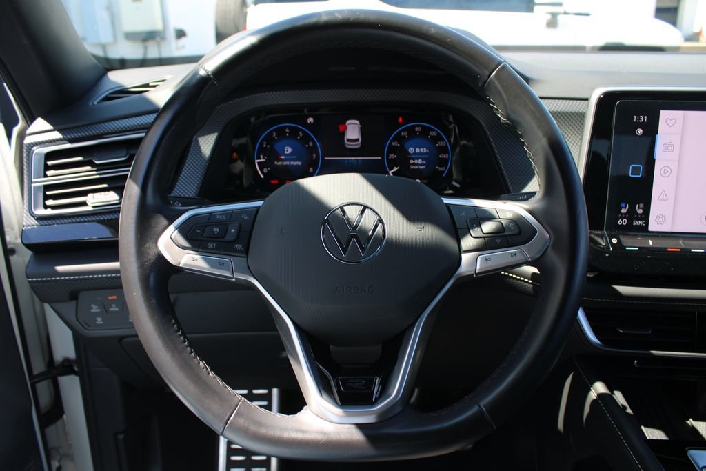 Certified 2025 Volkswagen Atlas Cross Sport SEL R-Line AWD/4WD image 11