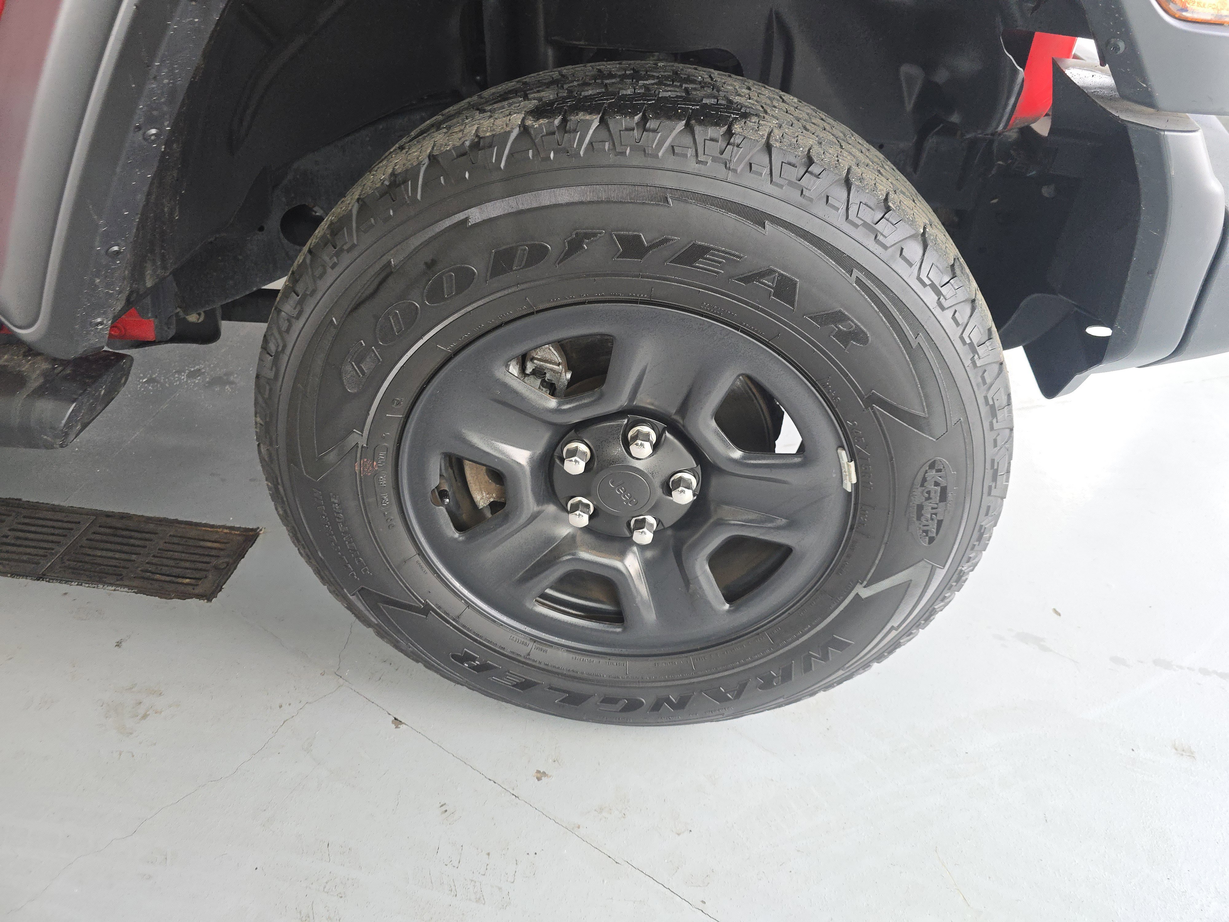 Used 2021 Jeep Wrangler Sport image 12