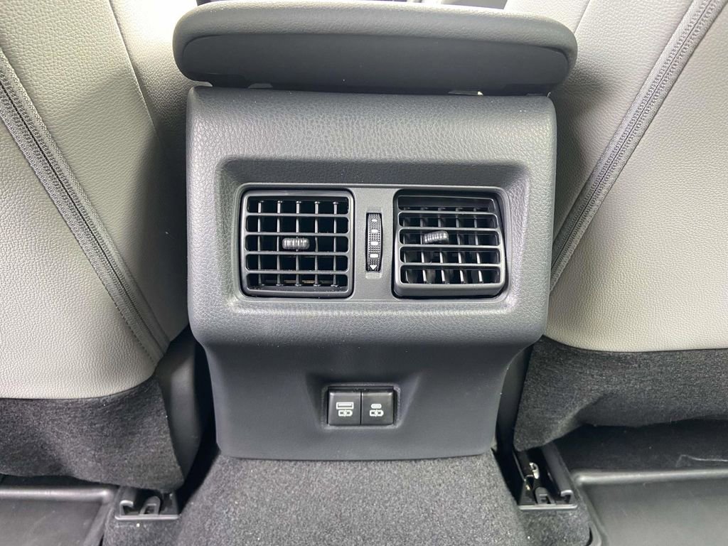 Used 2026 Toyota Camry SE w/ Convenience Package FWD image 18