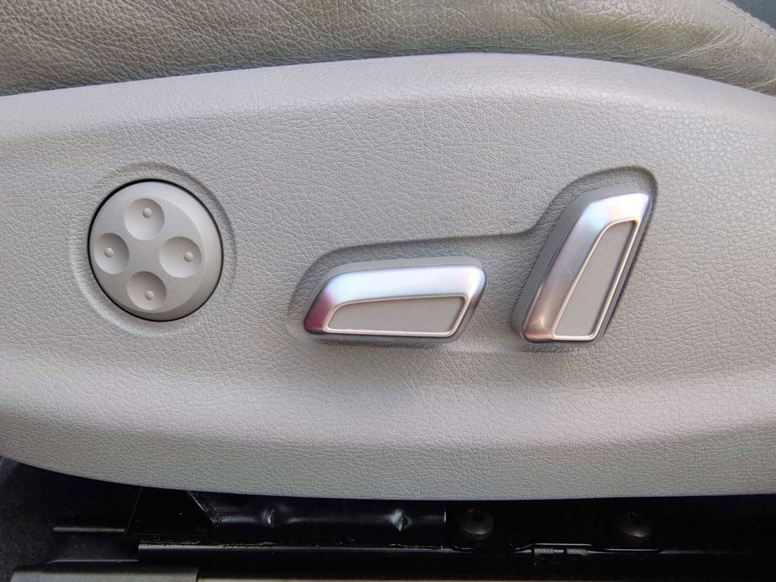 Used 2017 Audi A3 e-tron Premium Plus w/ Technology Package image 18