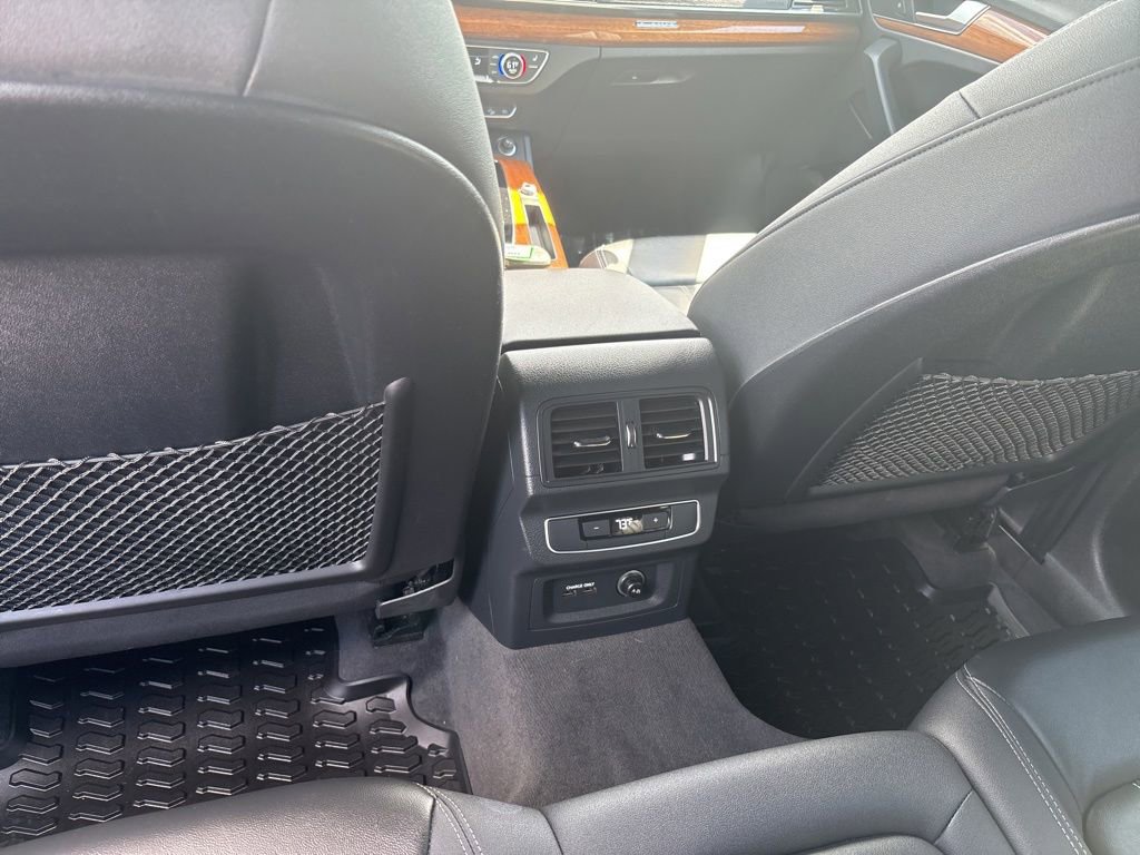 Used 2023 Audi Q5 2.0T Premium w/ Convenience Package AWD/4WD image 14