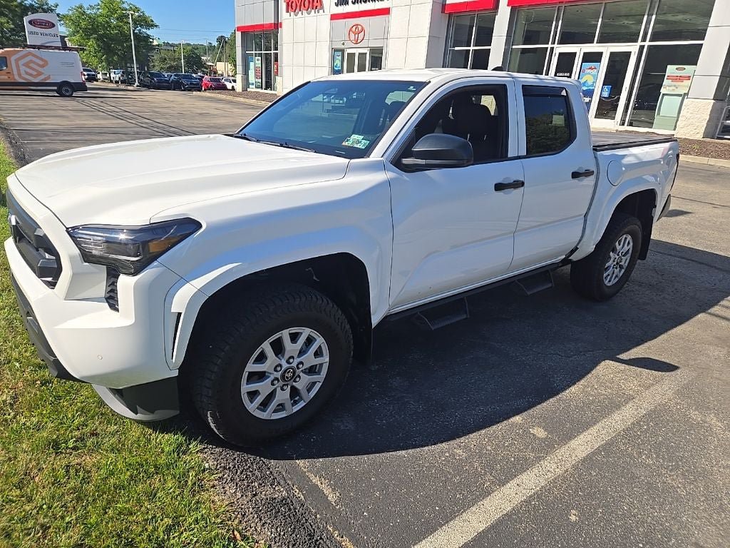Certified 2024 Toyota Tacoma SR w/ SR Upgrade Package AWD/4WD image 9