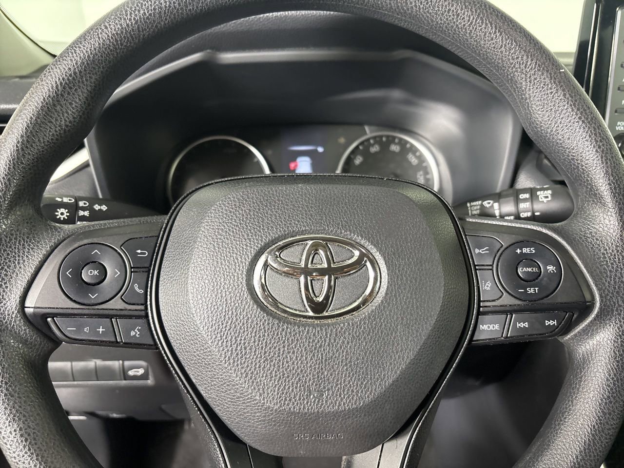 Used 2022 Toyota RAV4 XLE w/ Convenience Package AWD/4WD image 12