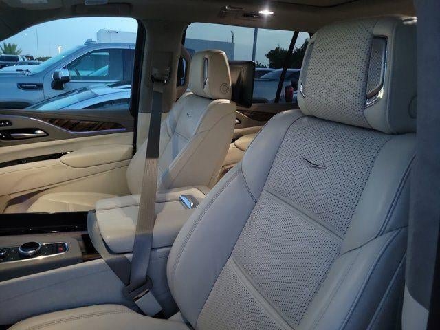 Certified 2023 Cadillac Escalade ESV Premium Luxury Platinum AWD/4WD image 9
