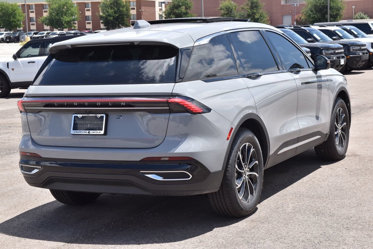 New 2026 Lincoln Nautilus Premier w/ Equipment Group 102A AWD/4WD image 7