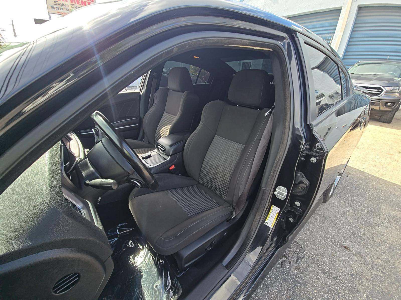 Used 2022 Dodge Charger R/T RWD image 3
