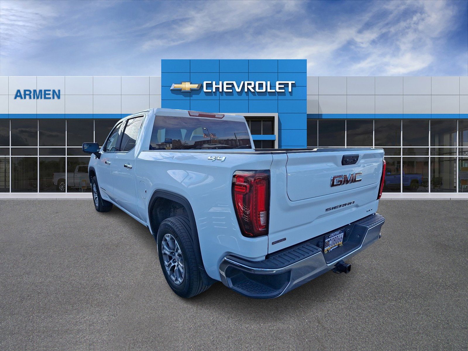 Certified 2025 GMC Sierra 1500 SLT image 5