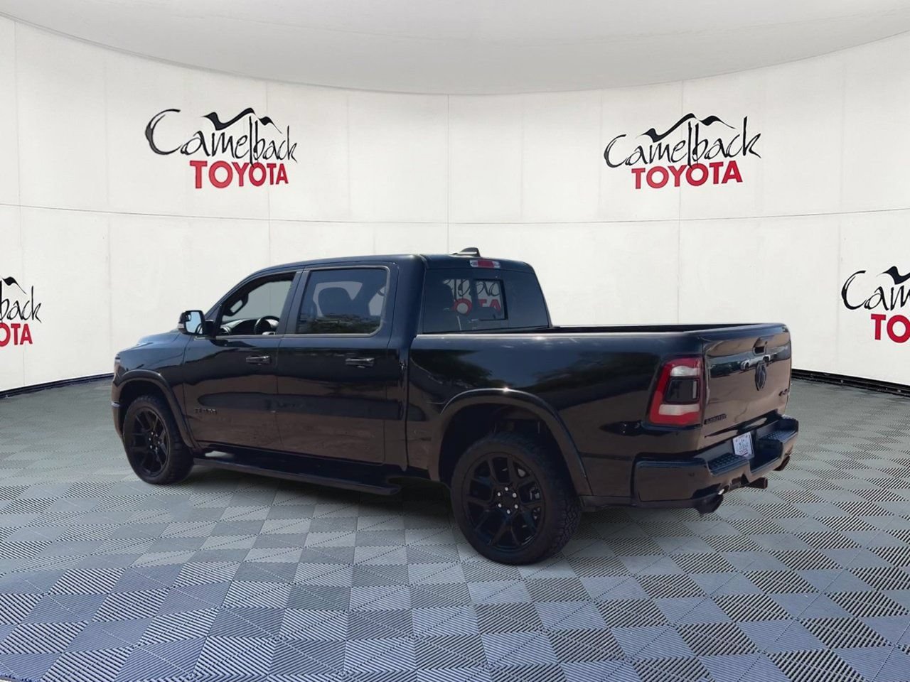 Used 2020 RAM 1500 Laramie AWD/4WD image 9