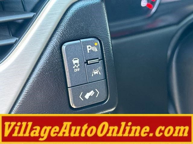 Used 2016 GMC Yukon Denali w/ Open Road Package AWD/4WD image 22