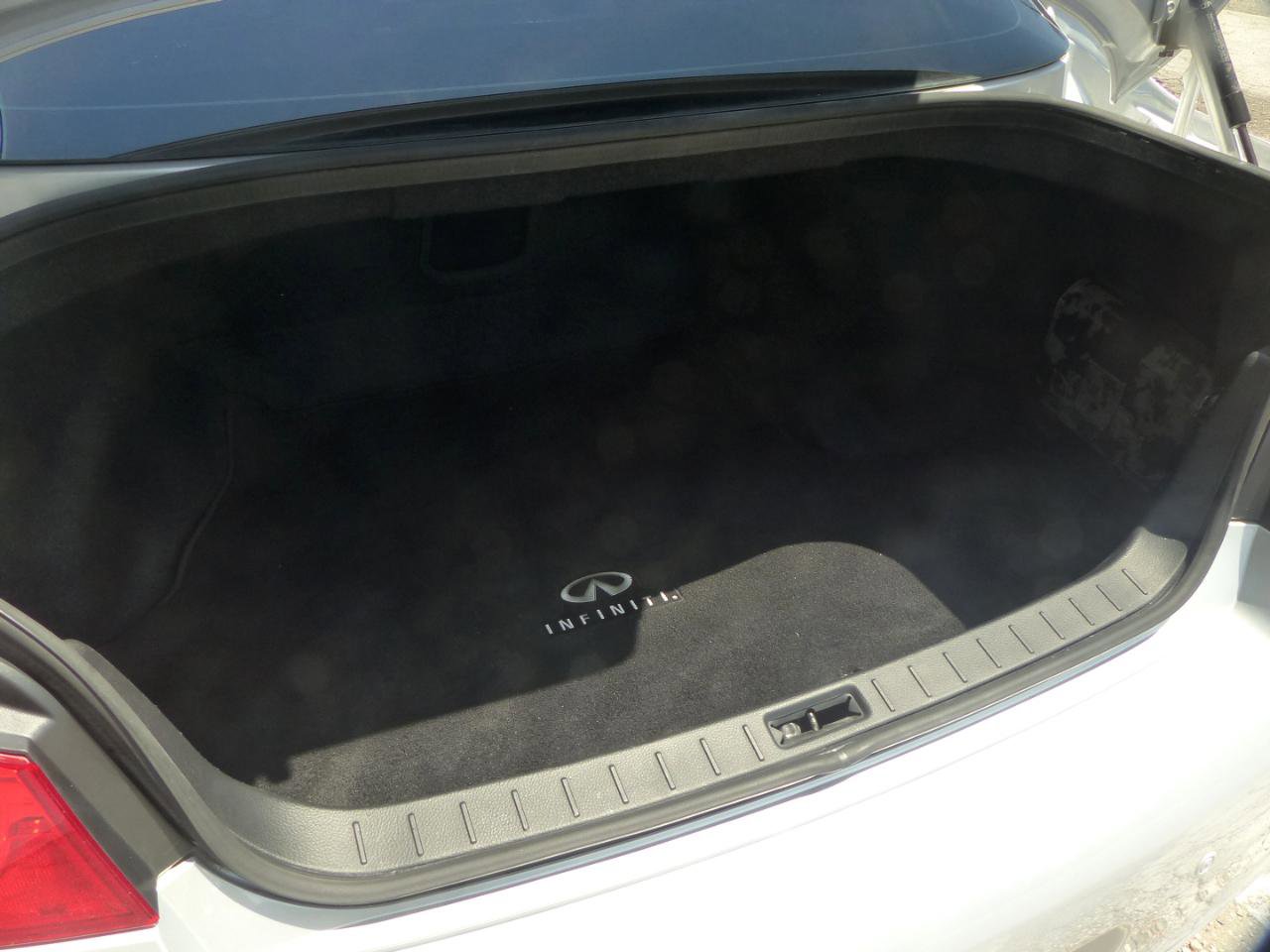 Used 2012 INFINITI G37 Journey w/ Premium Pkg image 26