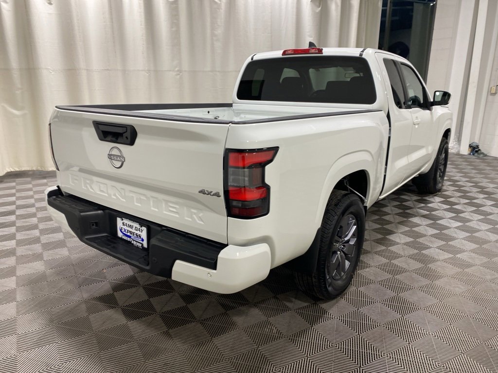 Used 2025 Nissan Frontier SV image 7