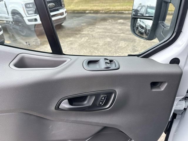 New 2026 Ford Transit 250 148 Medium Roof RWD image 24