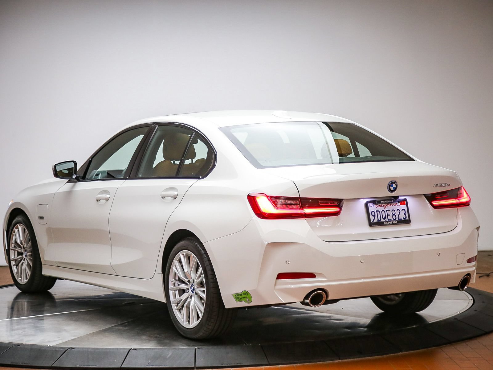 Used 2023 BMW 330e w/ Driving Assistance Package RWD image 2