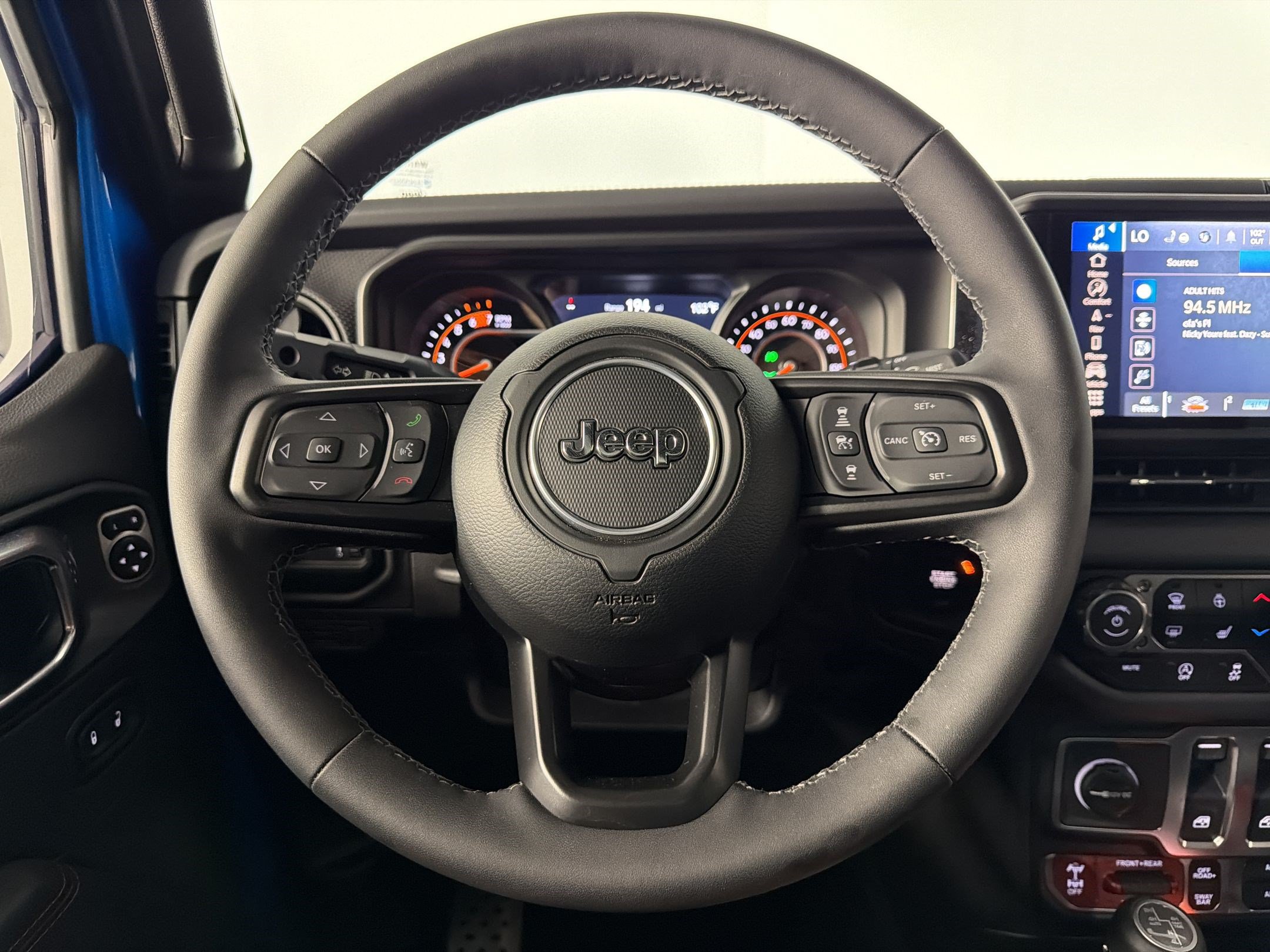 Used 2026 Jeep Wrangler Rubicon AWD/4WD image 9