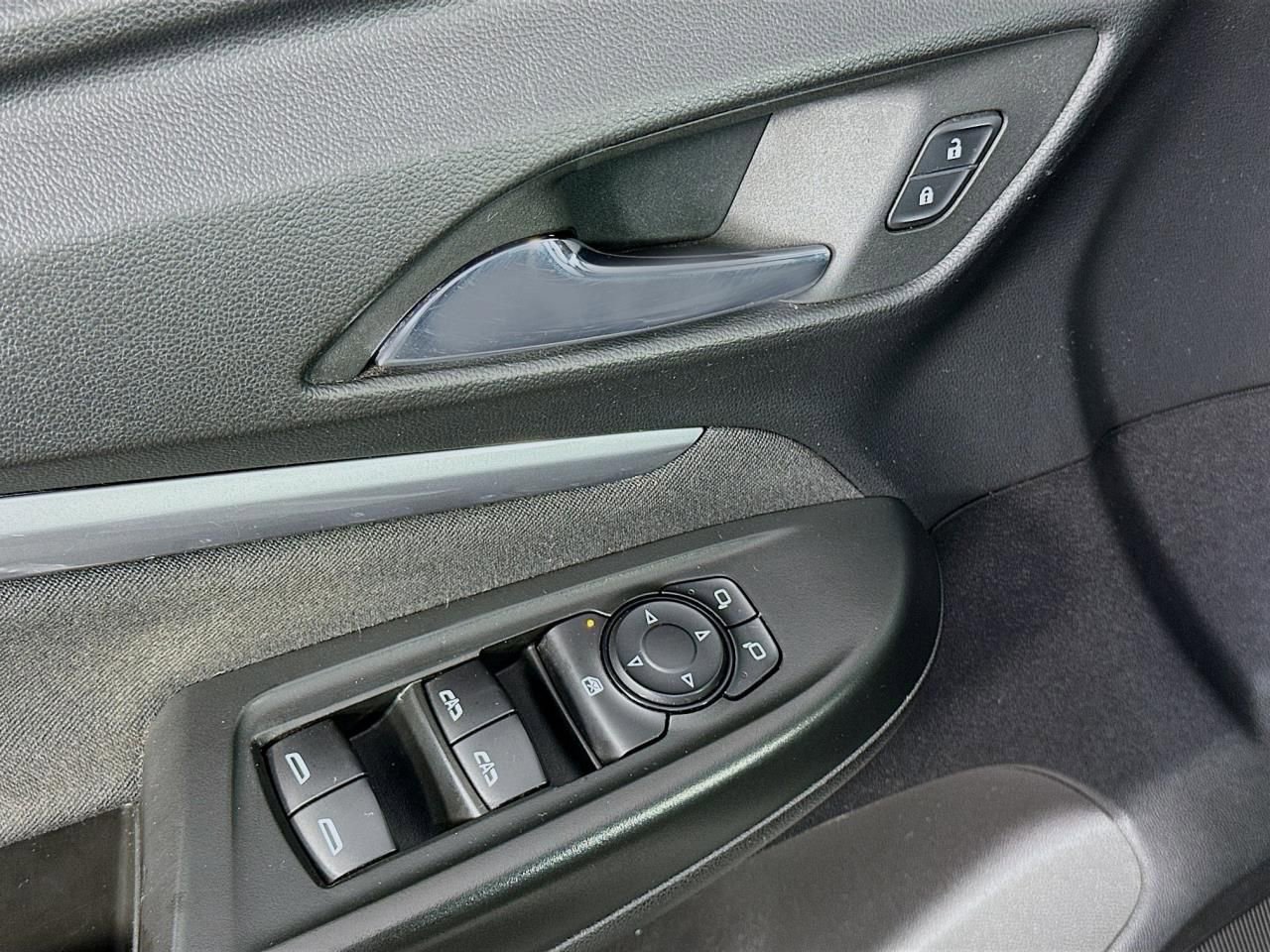 Used 2023 Chevrolet Bolt EUV LT FWD image 20