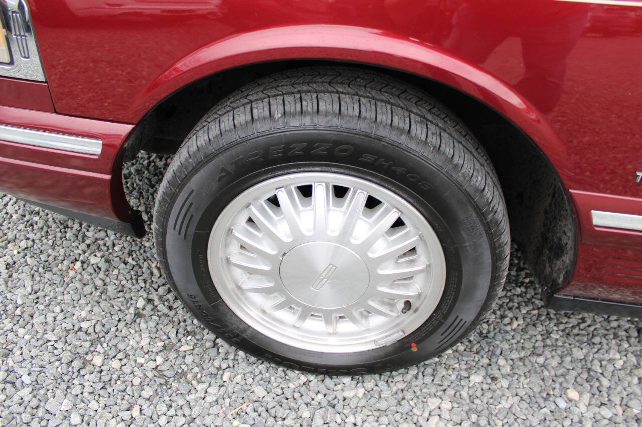 Used 1996 Lincoln Town Car Signature image 24